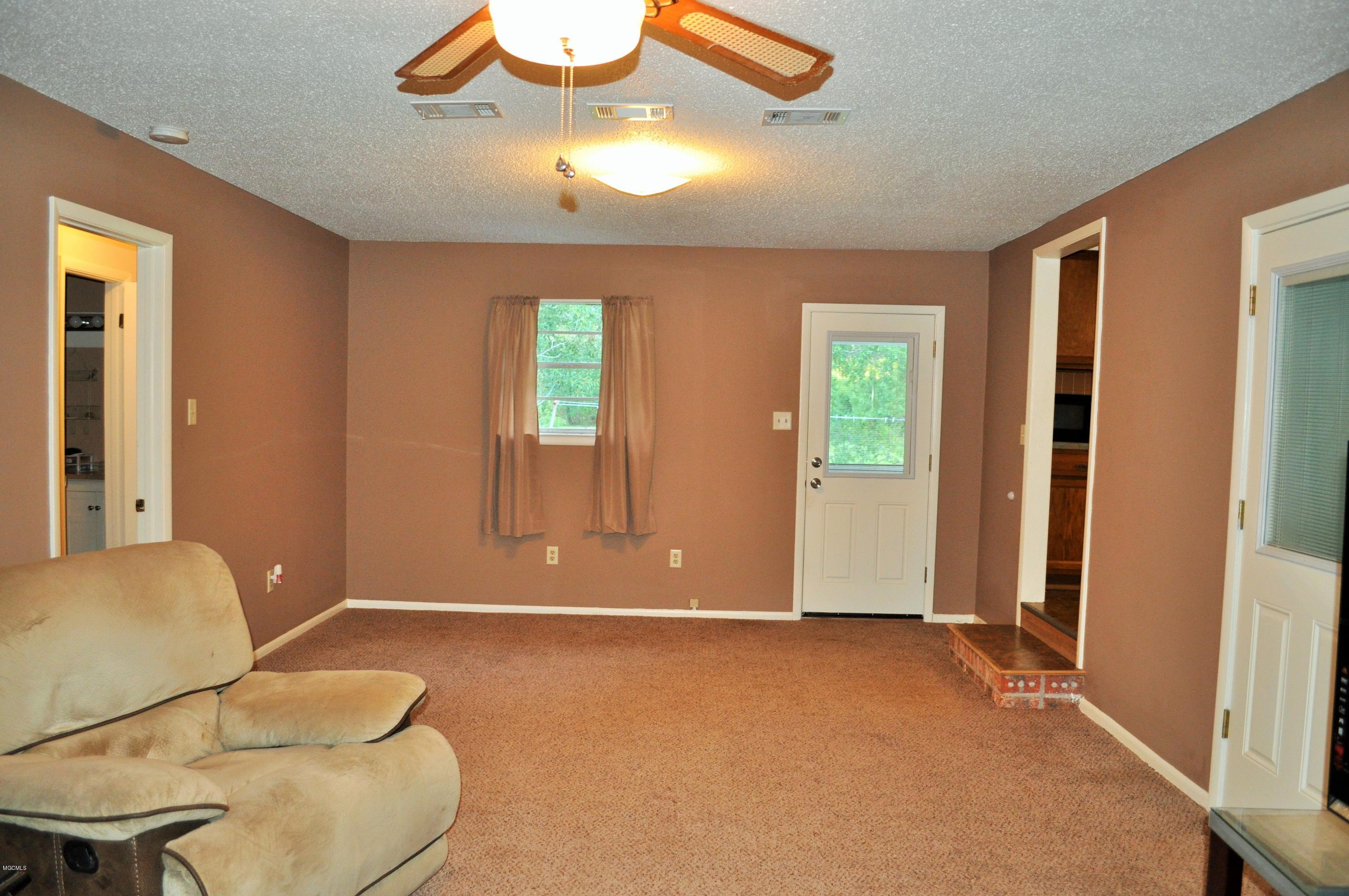 3001 Jerry Davis Road Moss Point, MS 39562 - Photo 19 of 31 DSC_0352