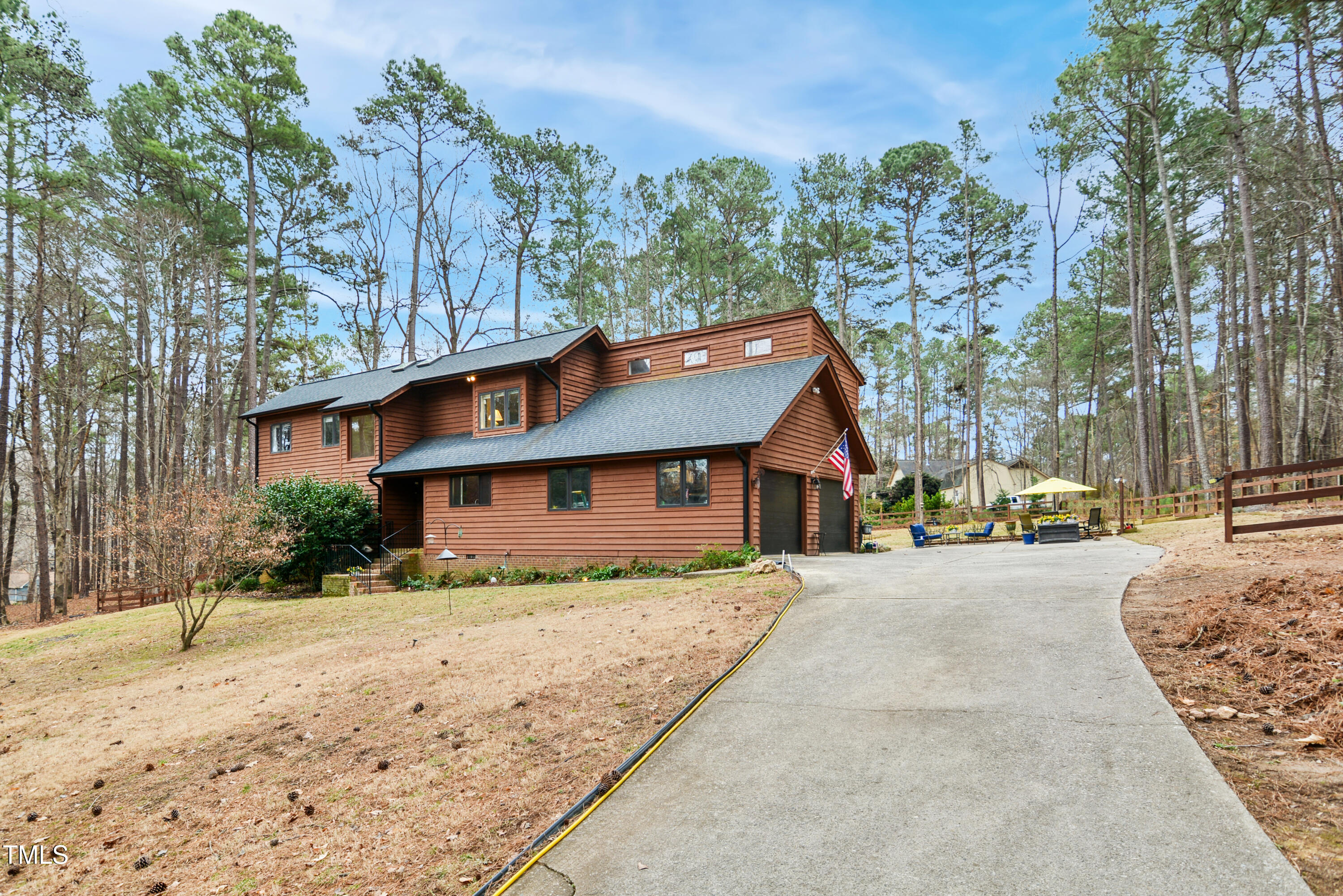 11708 Appaloosa Run East Raleigh, NC 27613 - Photo 2 of 30 02
