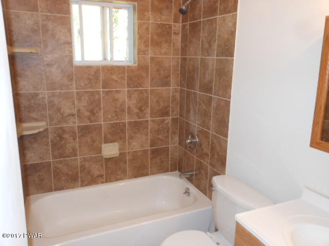 132 Gold Key Road Milford, PA 18337 - Photo 14 of 20 bathroom