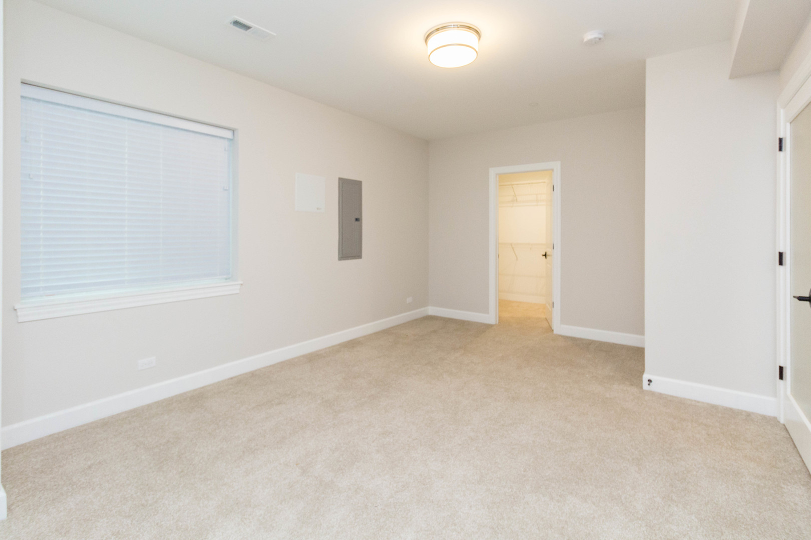 10723 Clock Tower Drive Countryside, IL 60525 - Photo 26 of 31 an empty room with a window
