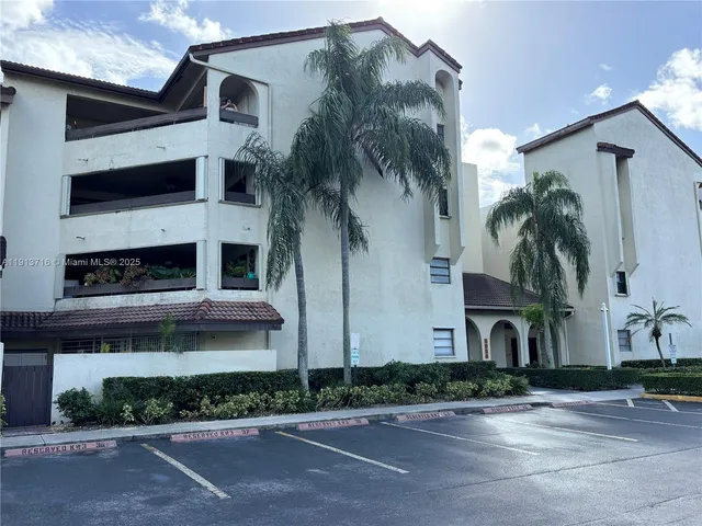 $2,300 | 8933 Southwest 123rd Court, Unit 105, Miami, FL 33186
