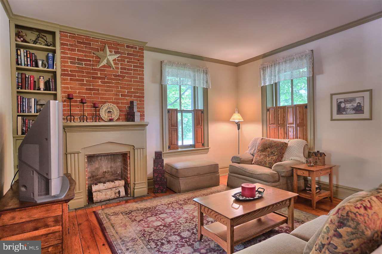 108 Burnt House Road Carlisle, PA 17015 - Photo 8 of 25 Gallery Image 8