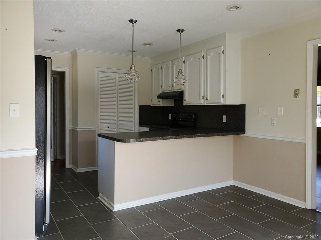 1747 Mallard Bay Road York, SC 29745 - Photo 6 of 12