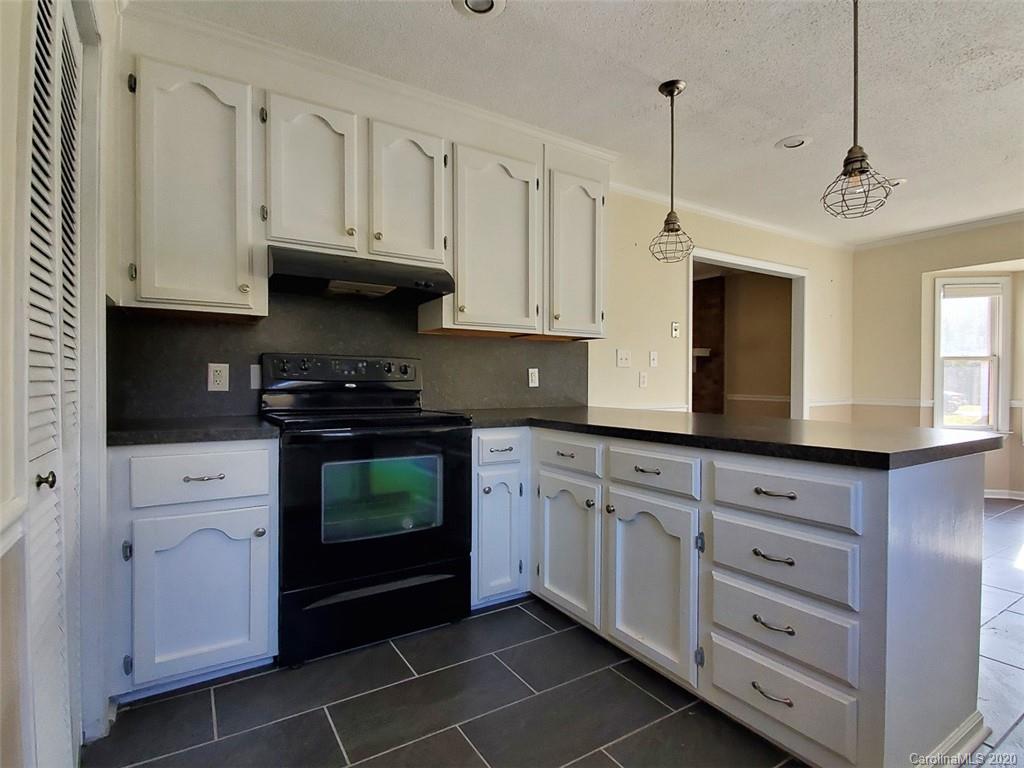 1747 Mallard Bay Road York, SC 29745 - Photo 7 of 12