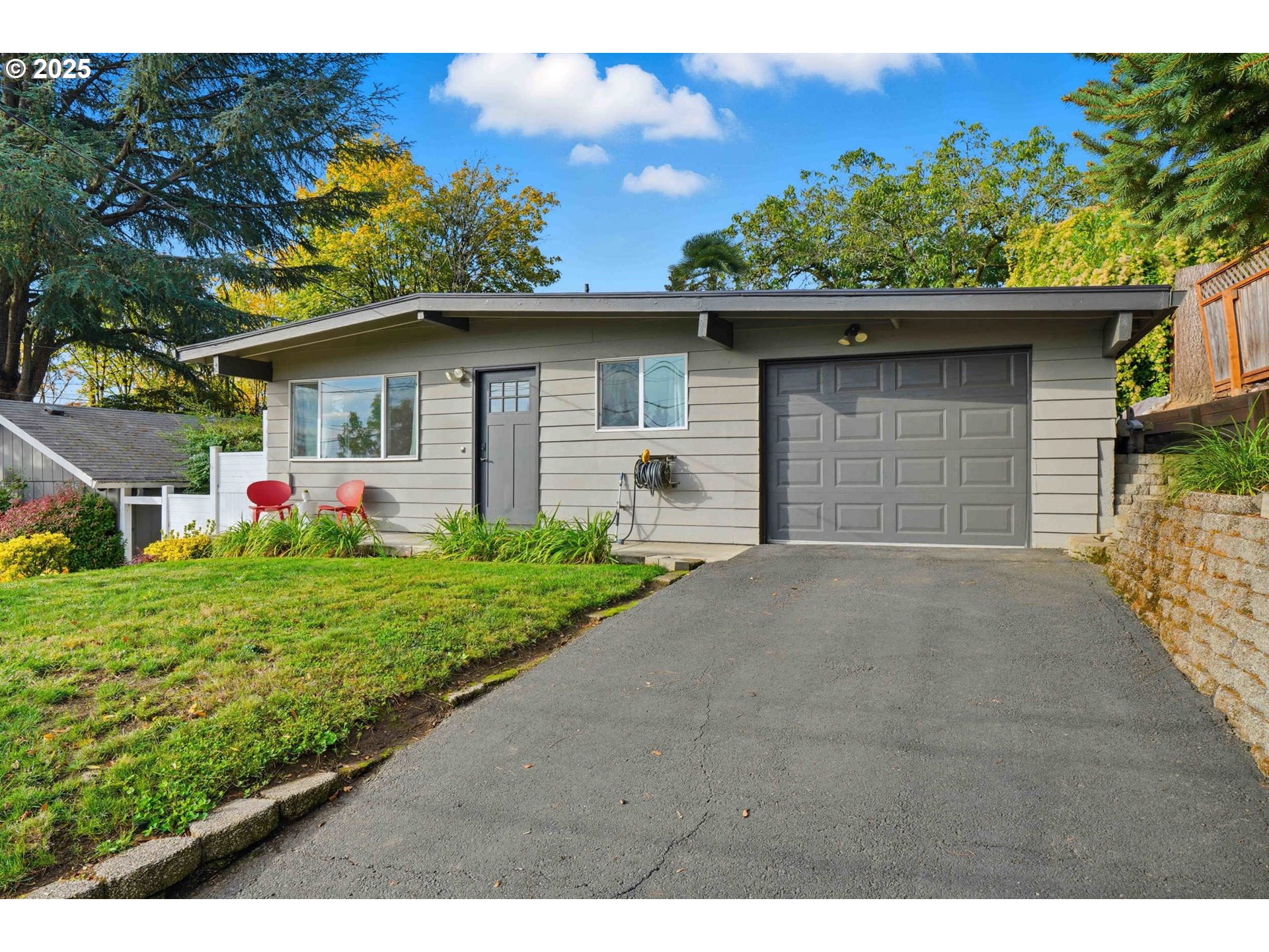 7323 Southwest 4th Avenue Portland, OR 97219 - Photo 2 of 25