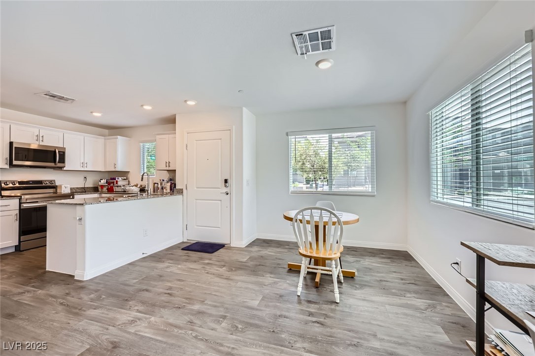 12282 Azure Gate Road, Unit 4 Las Vegas, NV 89183 - Photo 10 of 43 Gallery Image 10