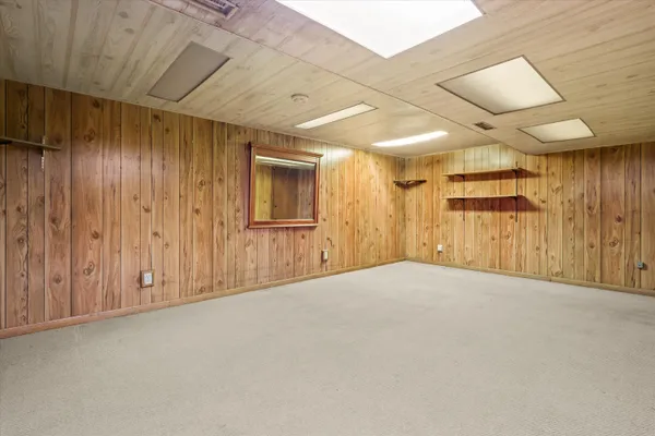 $425,000 | 2570 Gaywood Court, Brookfield, WI 53045