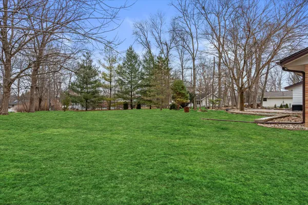 $425,000 | 2570 Gaywood Court, Brookfield, WI 53045