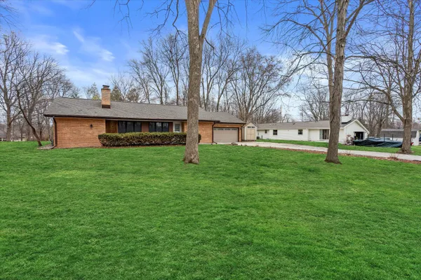 $425,000 | 2570 Gaywood Court, Brookfield, WI 53045