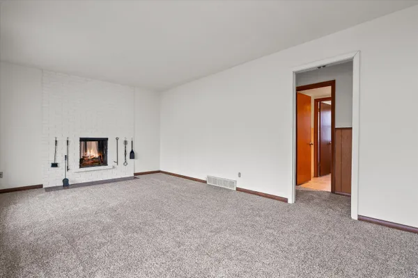 $425,000 | 2570 Gaywood Court, Brookfield, WI 53045