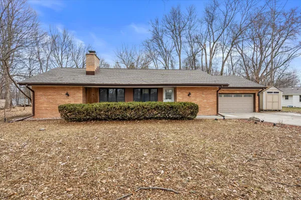 $425,000 | 2570 Gaywood Court, Brookfield, WI 53045