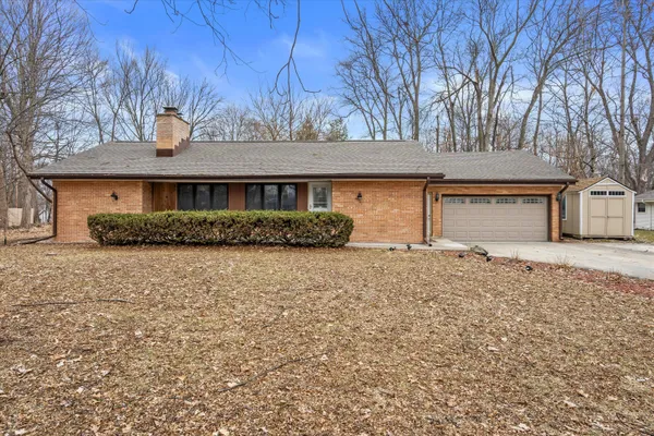 $425,000 | 2570 Gaywood Court, Brookfield, WI 53045