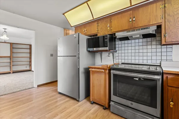 $425,000 | 2570 Gaywood Court, Brookfield, WI 53045