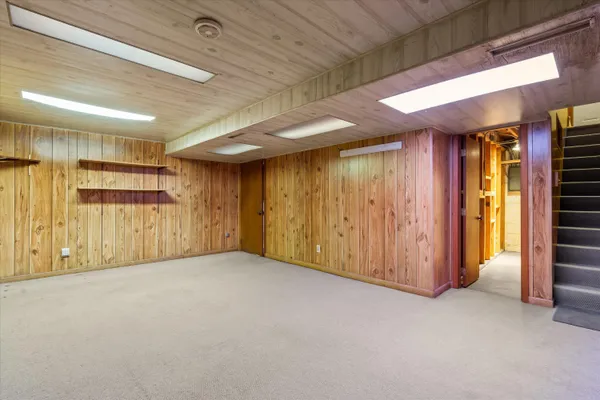 $425,000 | 2570 Gaywood Court, Brookfield, WI 53045