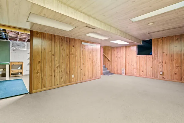 $425,000 | 2570 Gaywood Court, Brookfield, WI 53045