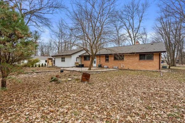 $425,000 | 2570 Gaywood Court, Brookfield, WI 53045