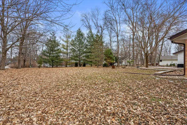 $425,000 | 2570 Gaywood Court, Brookfield, WI 53045