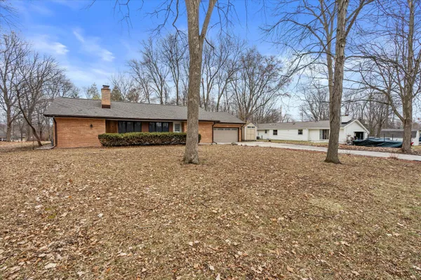 $425,000 | 2570 Gaywood Court, Brookfield, WI 53045