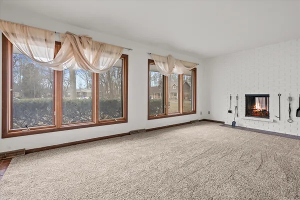 $425,000 | 2570 Gaywood Court, Brookfield, WI 53045