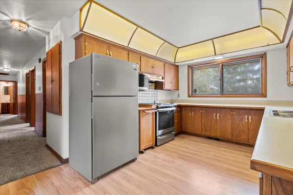 $425,000 | 2570 Gaywood Court, Brookfield, WI 53045