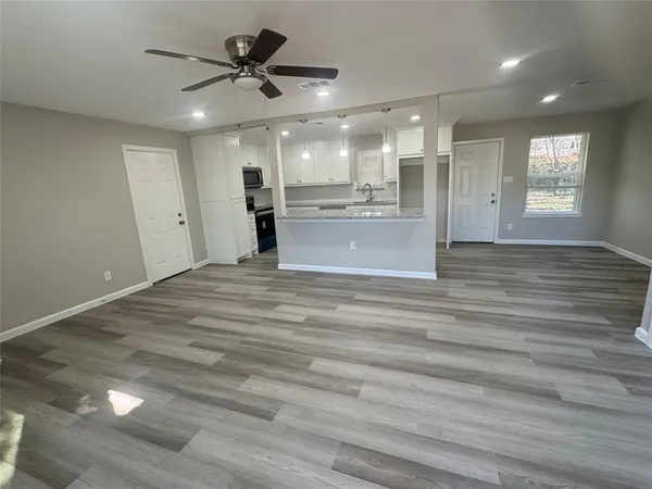 $1,775 | 111 Minnie Drive, Itasca, TX 76055