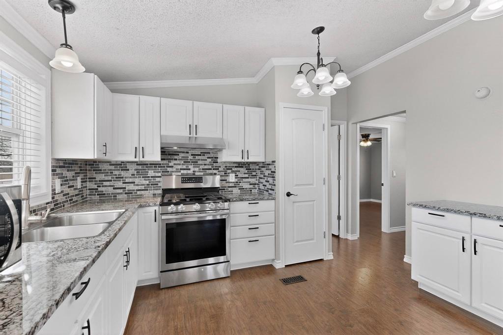 819 Hoss Road Sanger, TX 76266 - Photo 10 of 40