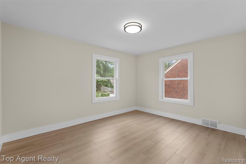 14638 Greenview Road Detroit, MI 48223 - Photo 29 of 50