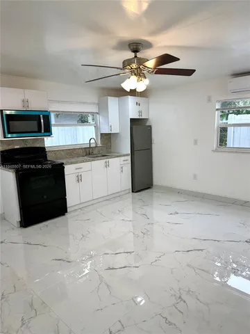 $1,500 | 2710 North 72nd Avenue, Unit B, Hollywood, FL 33024