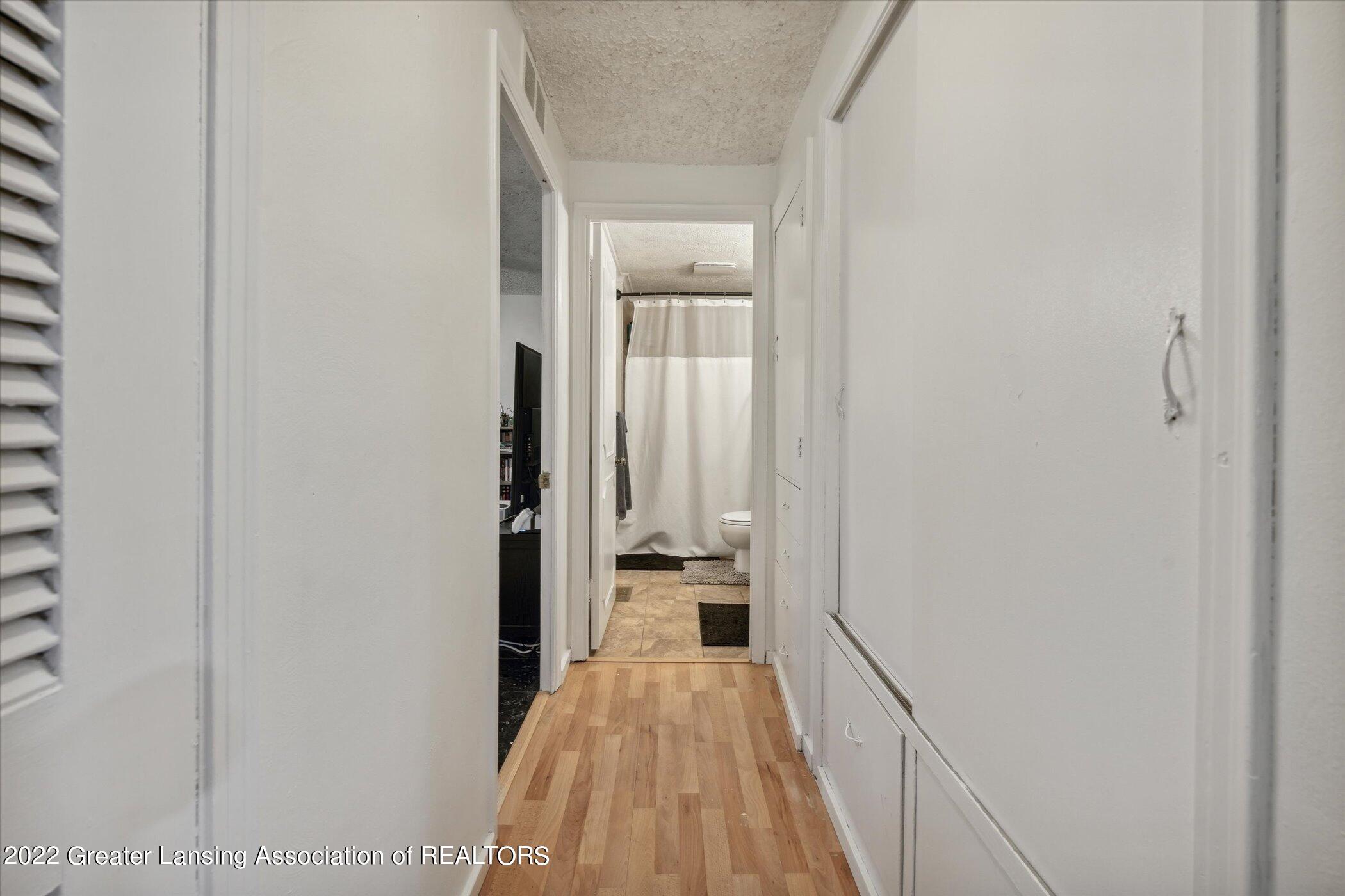 1015 Eastfield Road Lansing, MI 48917 - Photo 25 of 36 25-1015-Eastfield-Rd-Lansing-MI-48917-Wi