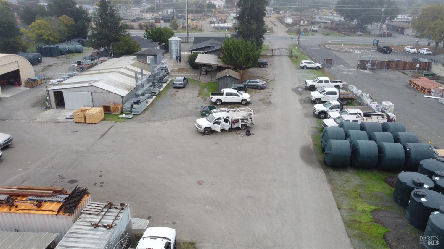 4135 Santa Rosa Avenue Santa Rosa, CA 95407 - Photo 5 of 42 a picture of a couch in a patio