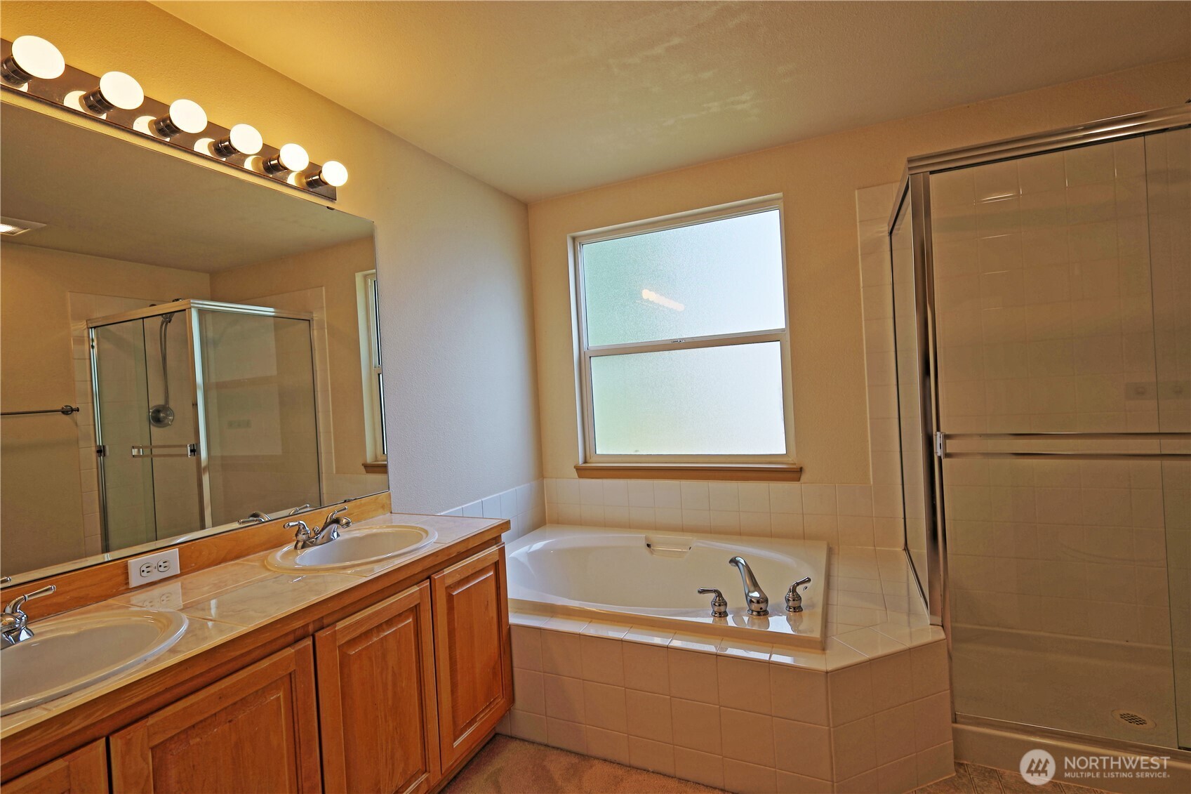 4006 Northeast 18th Street Renton, WA 98056 - Photo 32 of 37 Gallery Image 32
