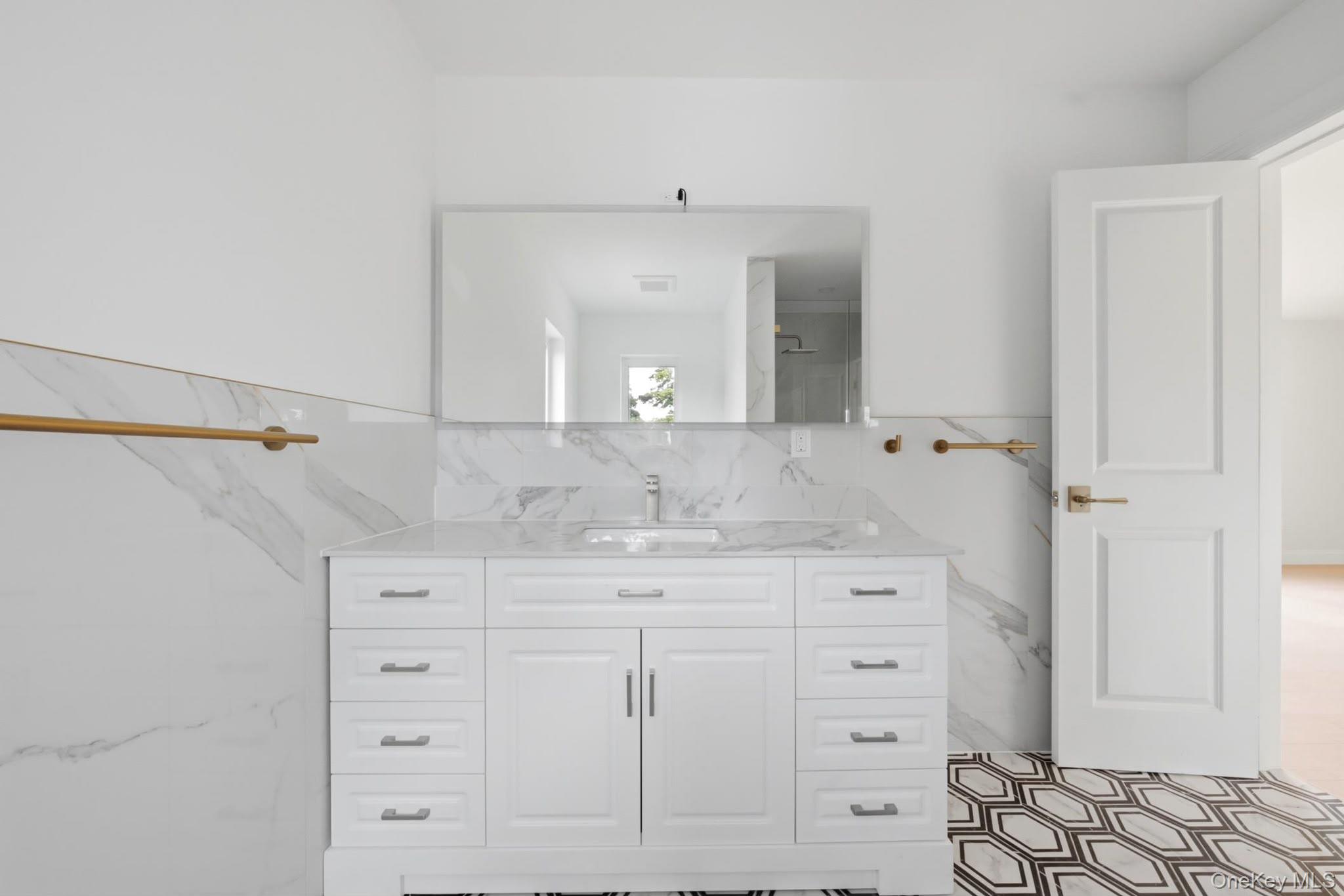 136 Udall Road West Islip, NY 11795 - Photo 15 of 36 Gallery Image 15