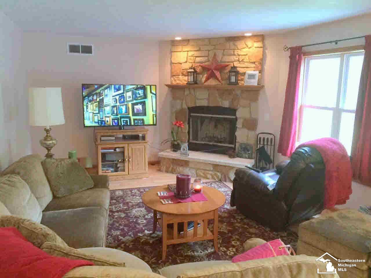 11391 Kruse Road Petersburg, MI 49270 - Photo 6 of 16 Family Room