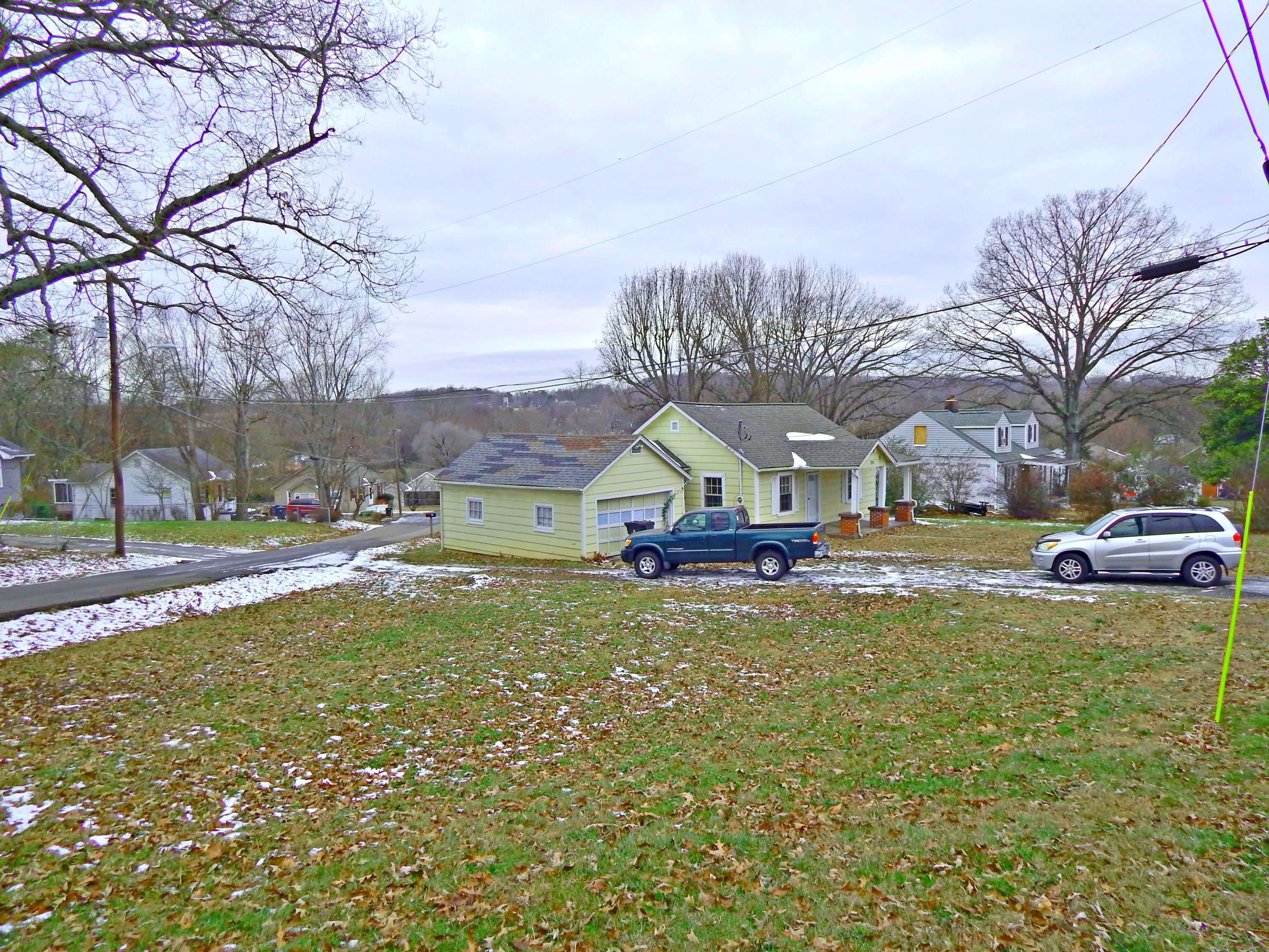 2204 Sanderson Road Knoxville, TN 37921 - Photo 11 of 16 3