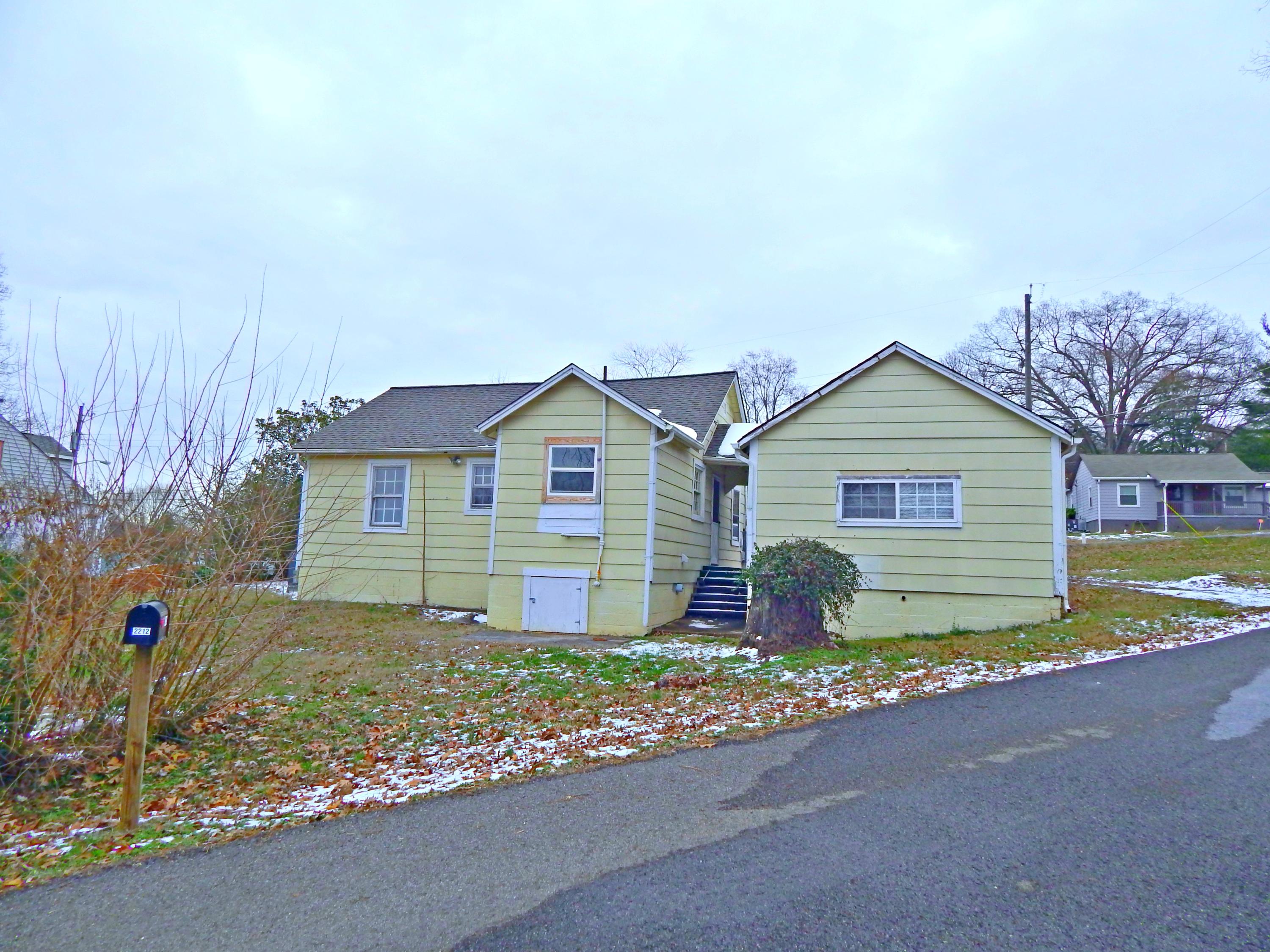 2204 Sanderson Road Knoxville, TN 37921 - Photo 4 of 16 5