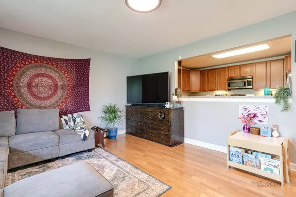 $189,900 | 300 Opatrny Drive, Unit 224, Fox River Grove, IL 60021