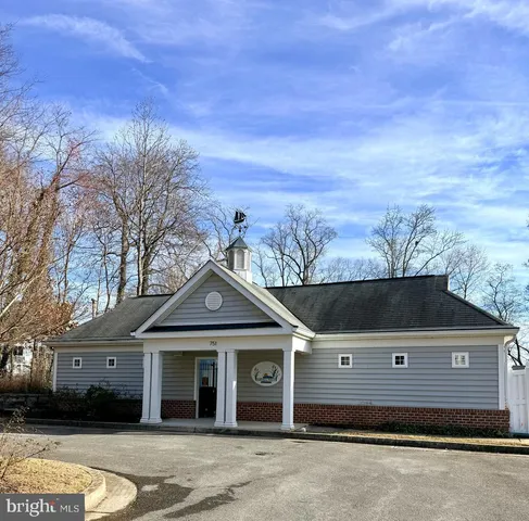 $305,000 | 572 Hopkins Landing Drive, Unit 572, Baltimore, MD 21221