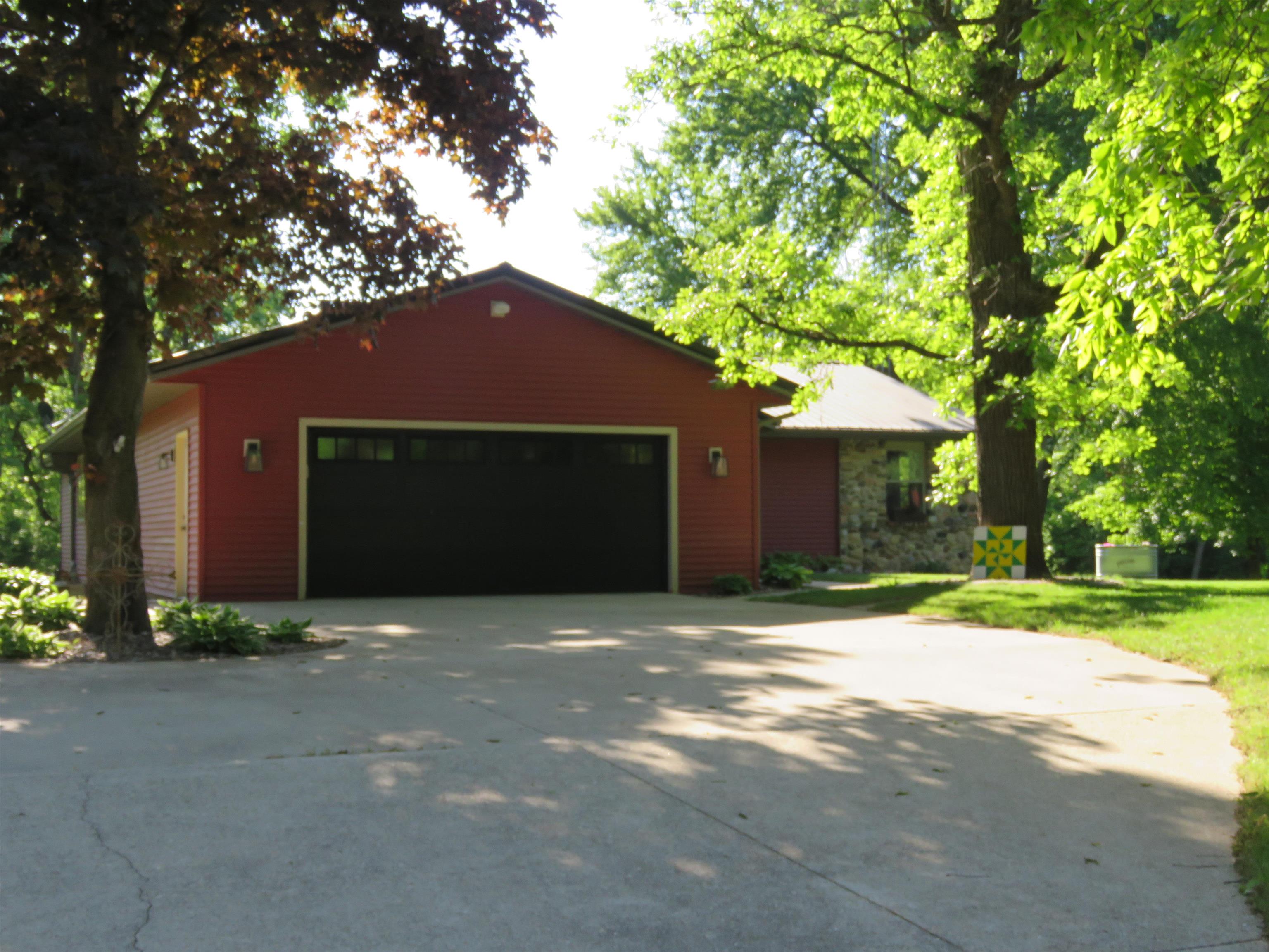 N8040 Whitetail Road Burnett, WI 53922 - Photo 3 of 58