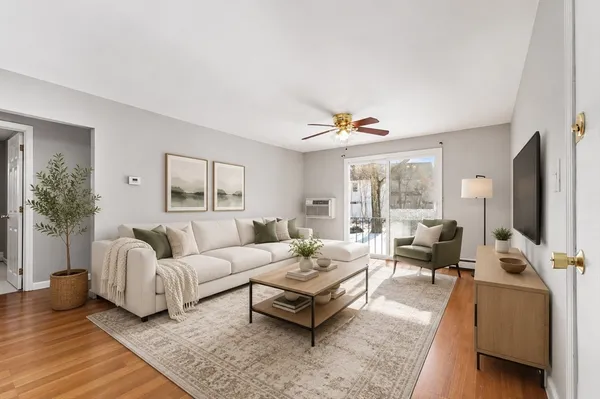 $2,200 | 82 Boylston Lane, Unit 21, Lowell, MA 01852