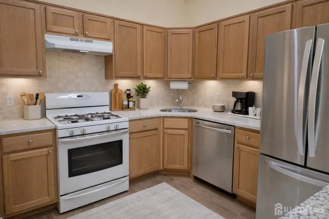 $355,000 | 44 Dartmouth Way, North Brunswick, NJ 08902