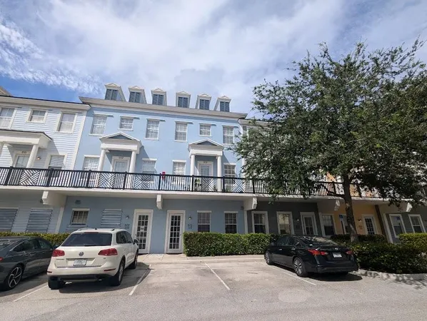 $332,900 | 425 Greenwich Circle, Unit 204, Jupiter, FL 33458