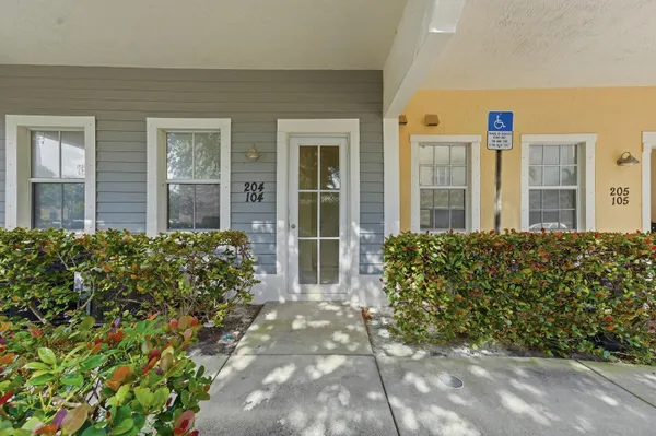 $332,900 | 425 Greenwich Circle, Unit 204, Jupiter, FL 33458