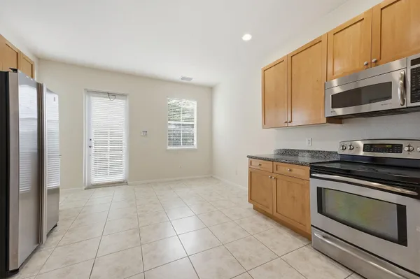 $332,900 | 425 Greenwich Circle, Unit 204, Jupiter, FL 33458