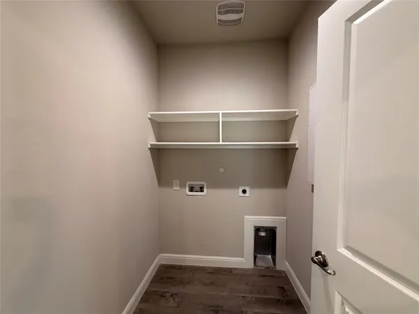 $2,800 | 209 Irish Moss Drive, Fort Worth, TX 76052