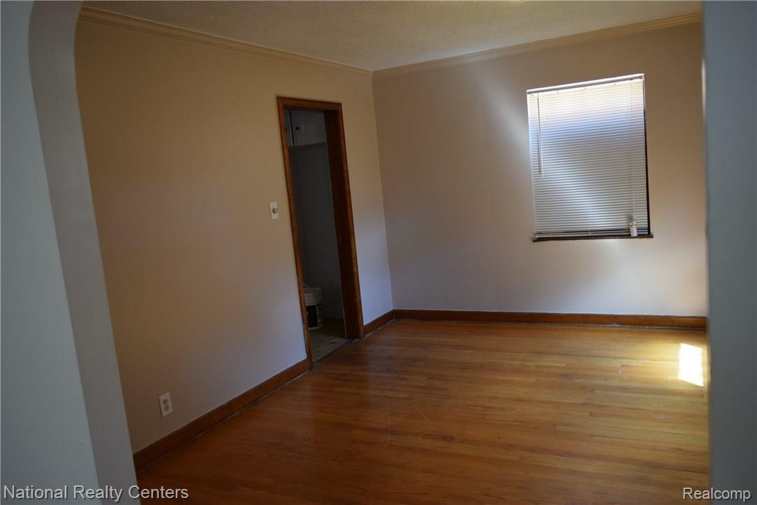 5207 Harvard Road Detroit, MI 48224 - Photo 9 of 34 hardwood floors