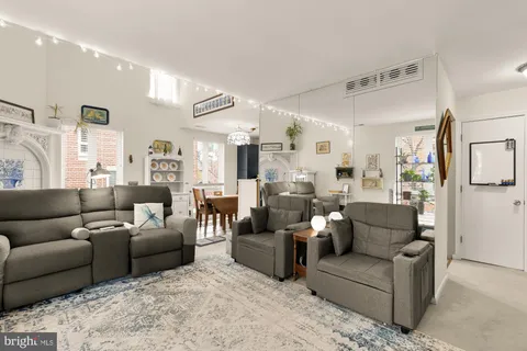 $925,000 | 519 South Hanover Street, Baltimore, MD 21201