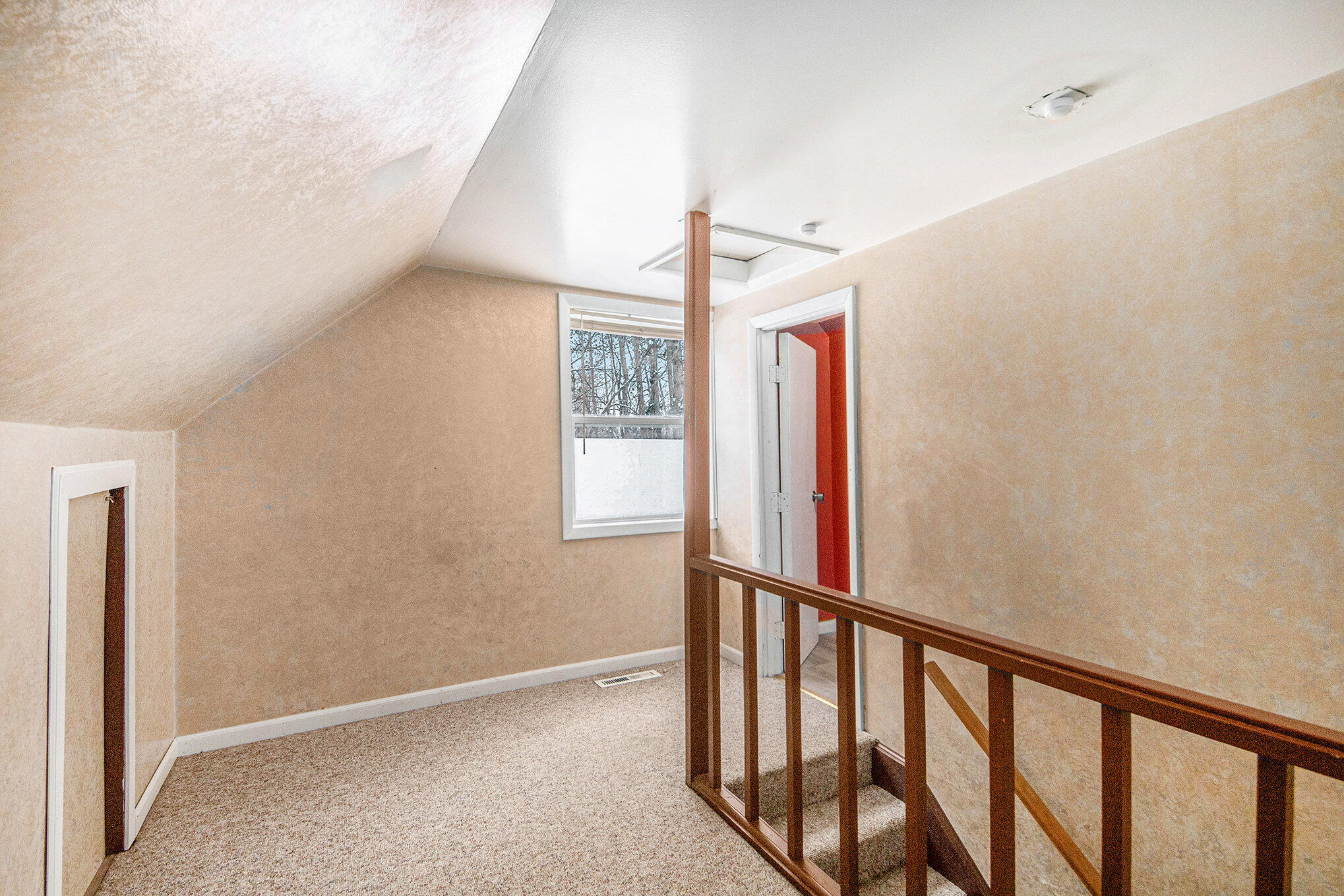 2730 Johnson Road Gowen, MI 49326 - Photo 16 of 33 2730 Johnson Rd Hallway