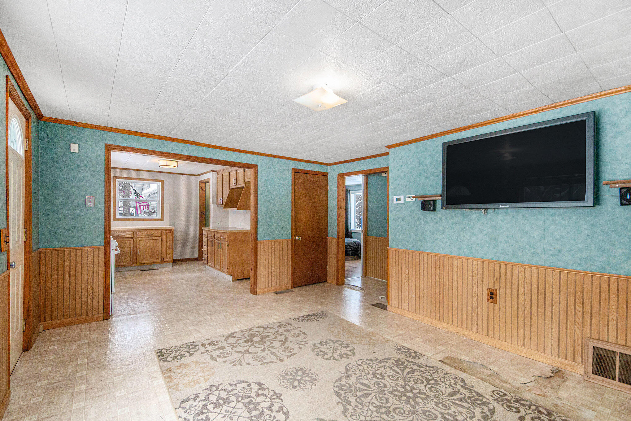 2730 Johnson Road Gowen, MI 49326 - Photo 9 of 33 2730 Johnson Rd Dining Room