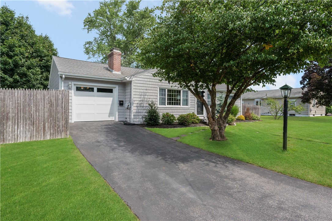 137 Gristmill Road Warwick, RI 02889 - Photo 3 of 22 Gallery Image 3