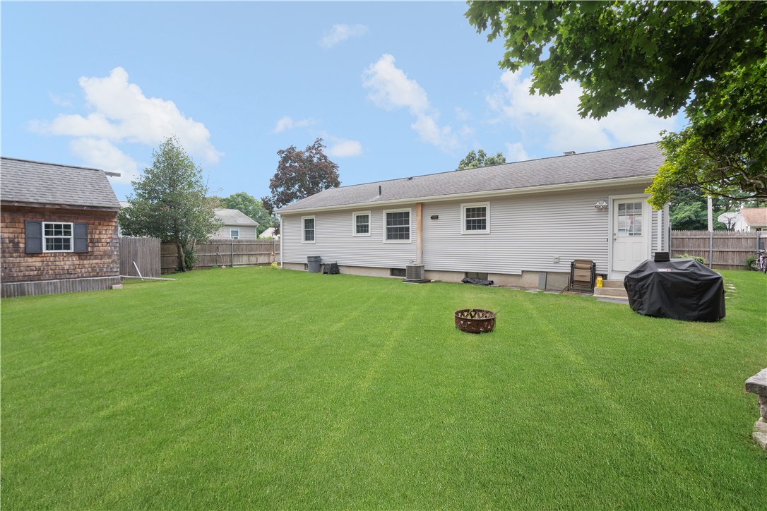 137 Gristmill Road Warwick, RI 02889 - Photo 4 of 22 Gallery Image 4